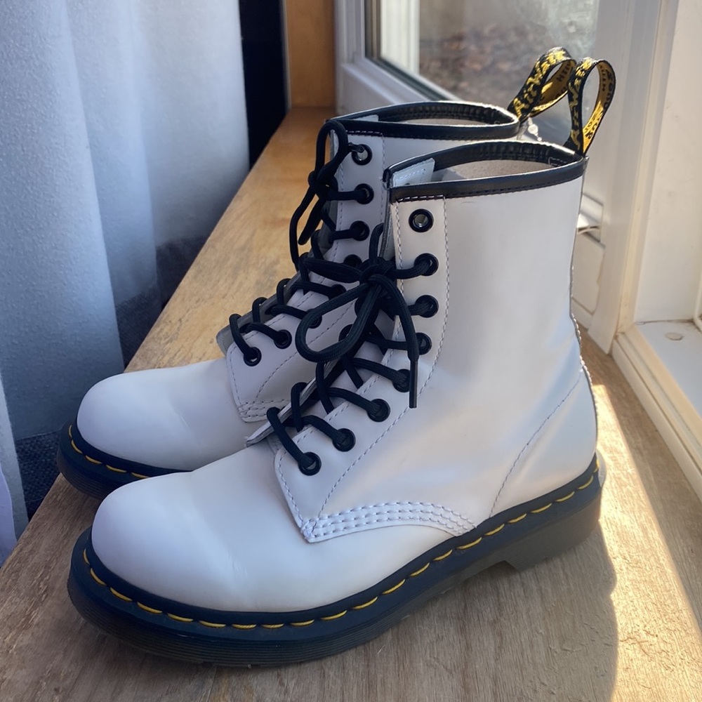 1460 White Doc Martens 💞